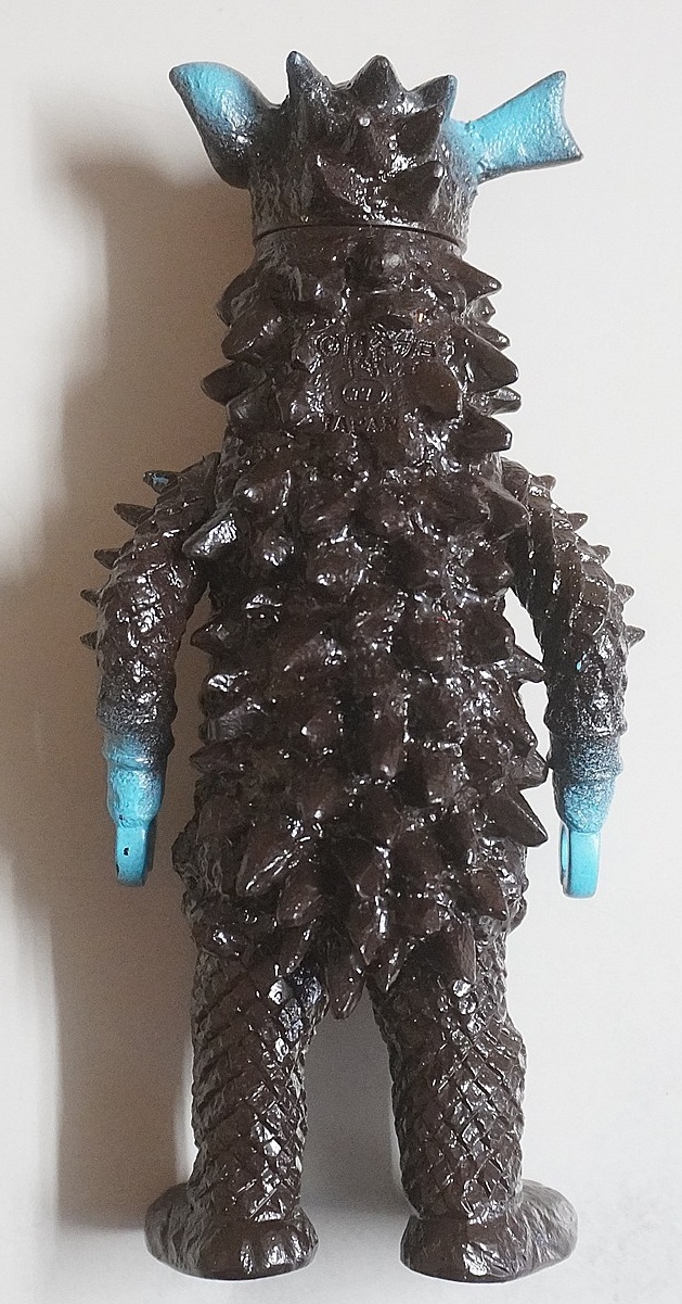 ポピー製「キングザウルスシリーズ 脳波怪獣ギャンゴ」背中パテント表記